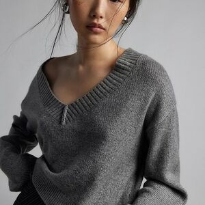 Urban Outfitters BDG Jenna V-neck Sweater *GREEN